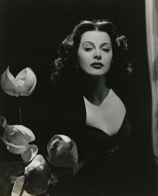 The Sensational Hedy Lamarr In 'White Cargo': A Film Not To Be Missed!
