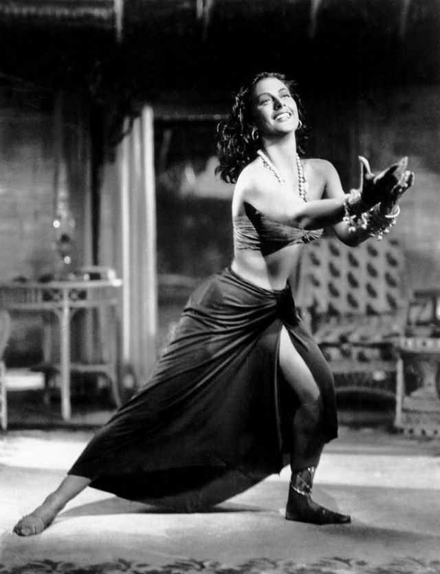 The Sensational Hedy Lamarr In 'White Cargo': A Film Not To Be Missed!