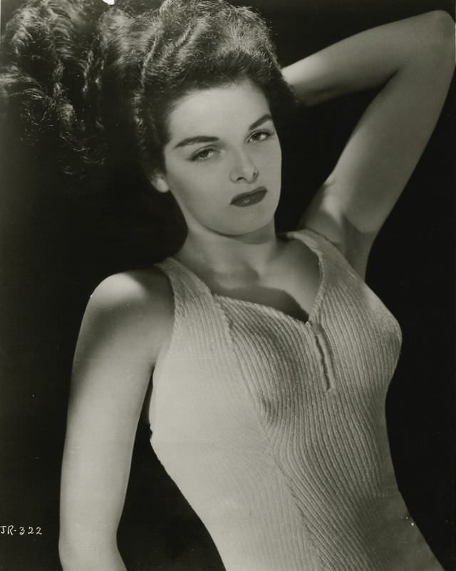 Jane Russell'S Sizzling Performance In "The Outlaw" - A Look Back