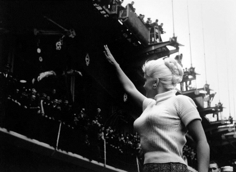 The Blonde Bombshell In The Lowlands: Jayne Mansfield'S Visit To The Netherlands In 1957