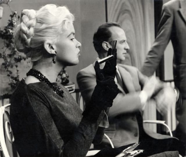 The Blonde Bombshell In The Lowlands: Jayne Mansfield'S Visit To The Netherlands In 1957