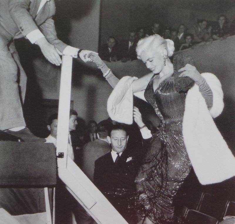 The Blonde Bombshell In The Lowlands: Jayne Mansfield'S Visit To The Netherlands In 1957
