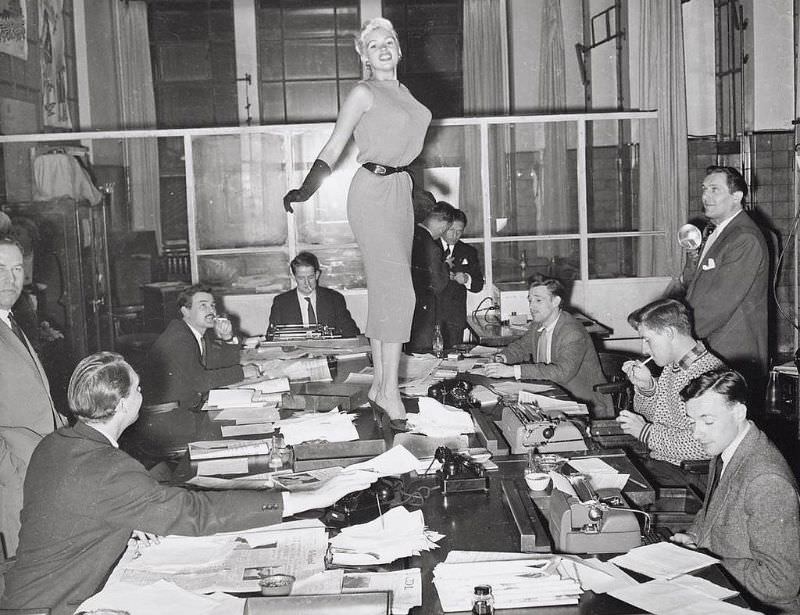 The Blonde Bombshell In The Lowlands: Jayne Mansfield'S Visit To The Netherlands In 1957