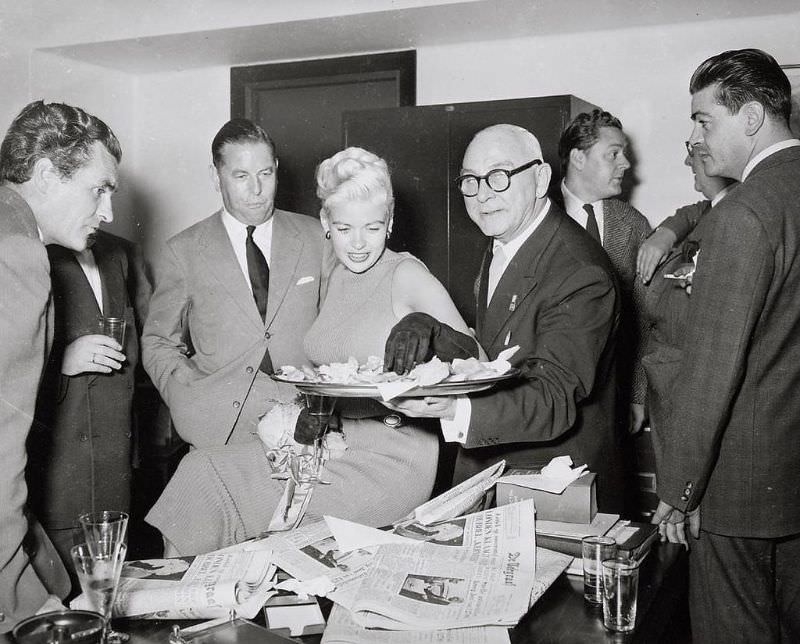 The Blonde Bombshell In The Lowlands: Jayne Mansfield'S Visit To The Netherlands In 1957