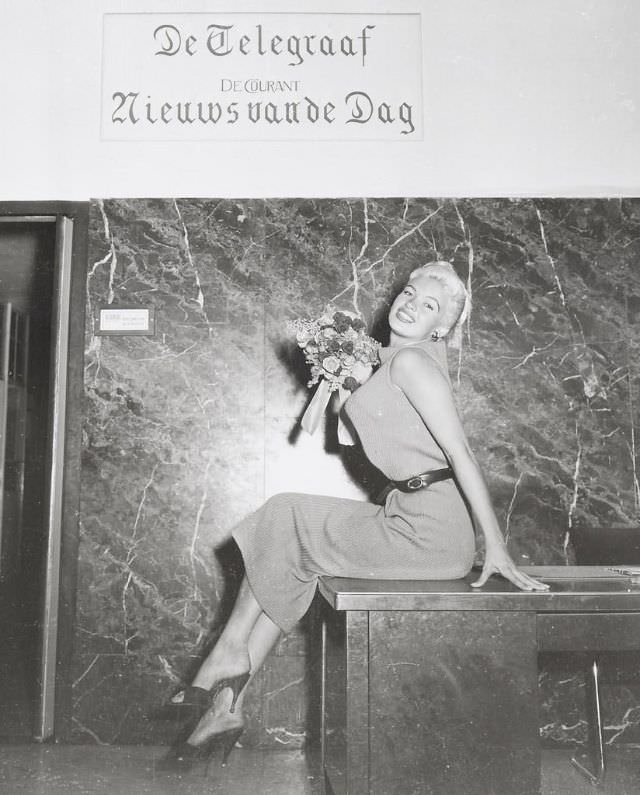 The Blonde Bombshell In The Lowlands: Jayne Mansfield'S Visit To The Netherlands In 1957