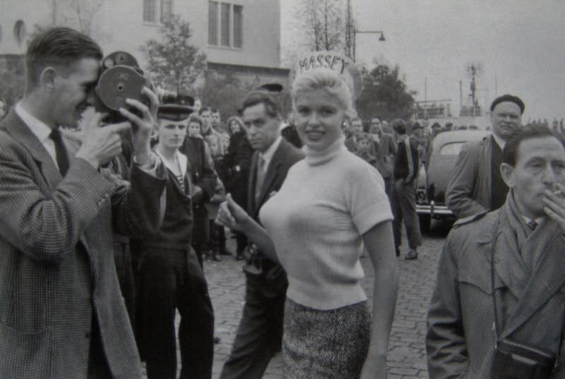 The Blonde Bombshell In The Lowlands: Jayne Mansfield'S Visit To The Netherlands In 1957
