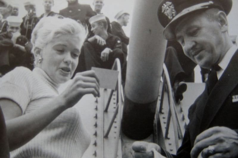 The Blonde Bombshell In The Lowlands: Jayne Mansfield'S Visit To The Netherlands In 1957