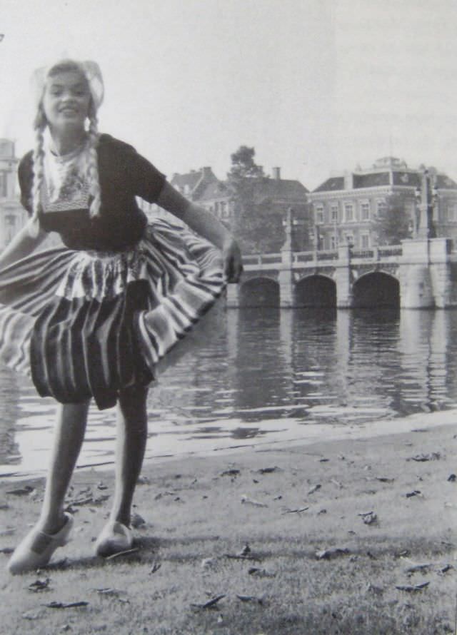 The Blonde Bombshell In The Lowlands: Jayne Mansfield'S Visit To The Netherlands In 1957