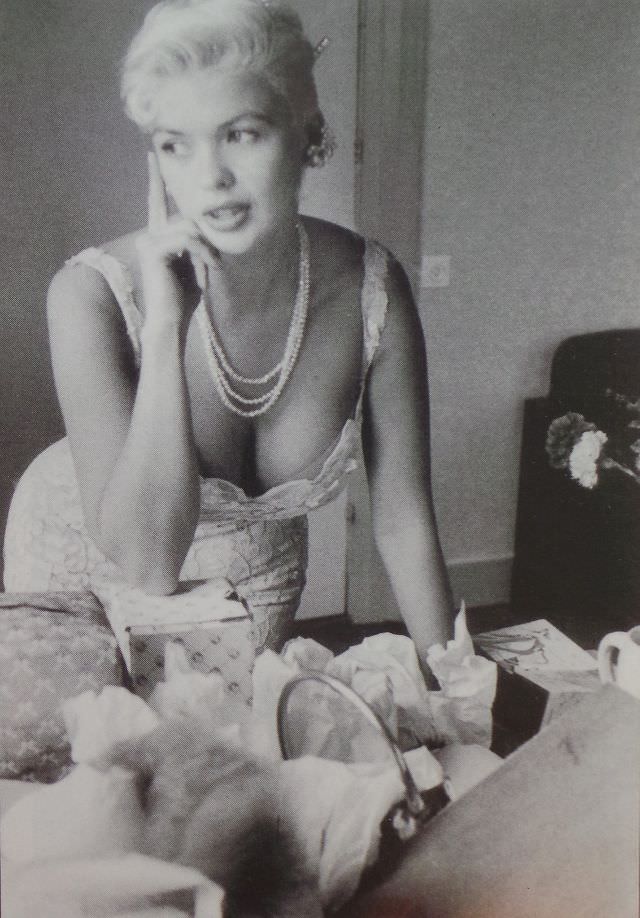 The Blonde Bombshell In The Lowlands: Jayne Mansfield'S Visit To The Netherlands In 1957