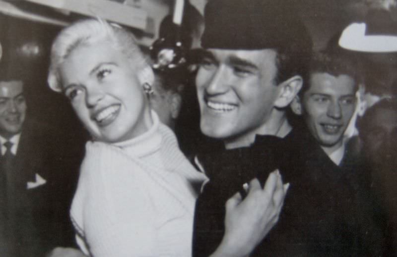 The Blonde Bombshell In The Lowlands: Jayne Mansfield'S Visit To The Netherlands In 1957