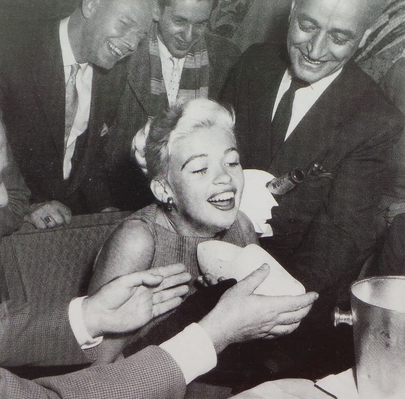 The Blonde Bombshell In The Lowlands: Jayne Mansfield'S Visit To The Netherlands In 1957