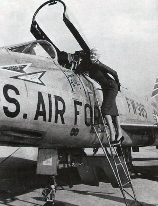 The Blonde Bombshell In The Lowlands: Jayne Mansfield'S Visit To The Netherlands In 1957