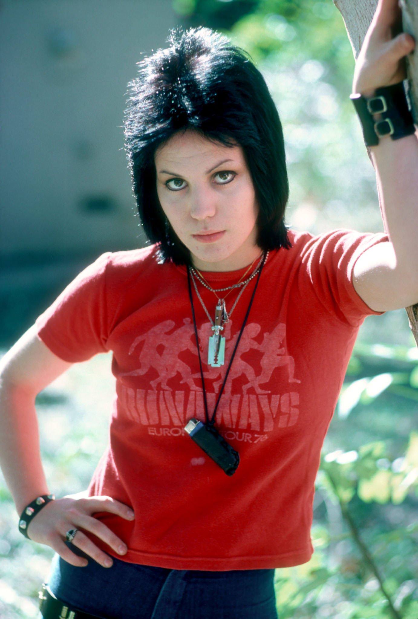 Joan Jett In Her Family'S Home In Canoga Park Just Outside Los Angeles, 1977