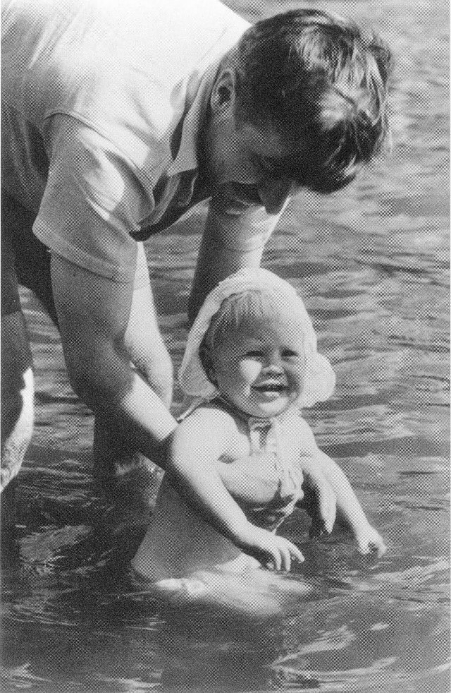 The Bohemian Princess: Marianne Faithfull'S Childhood Photos Of Art And Music