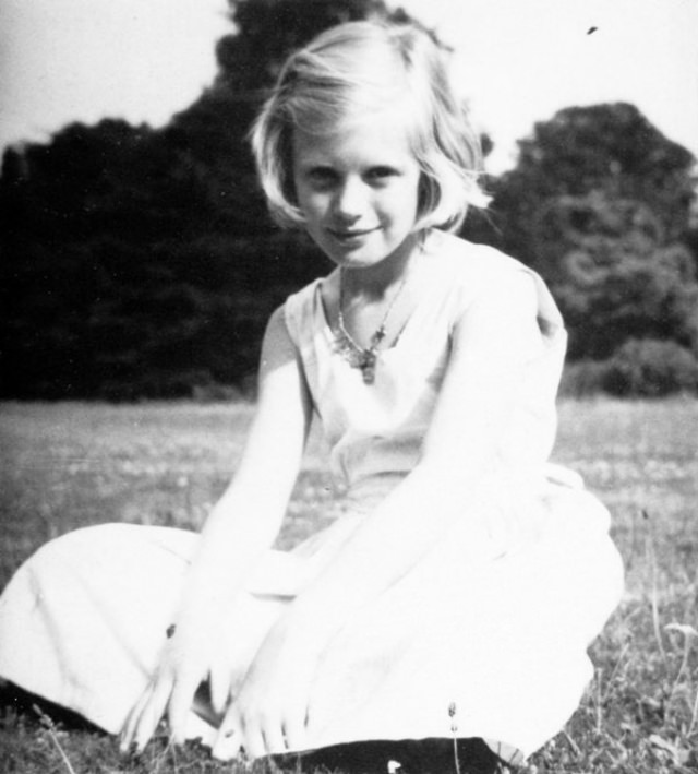 The Bohemian Princess: Marianne Faithfull'S Childhood Photos Of Art And Music