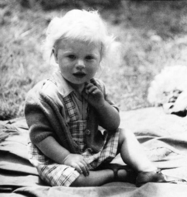 The Bohemian Princess: Marianne Faithfull'S Childhood Photos Of Art And Music