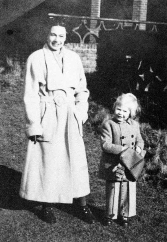 The Bohemian Princess: Marianne Faithfull'S Childhood Photos Of Art And Music