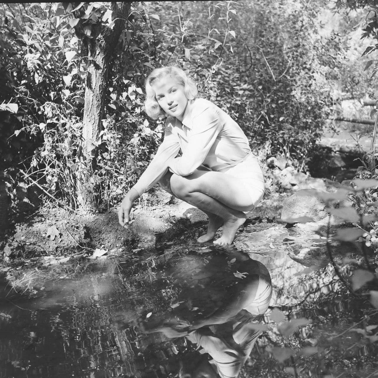 Marilyn Monroe'S Hike In The Woods In 1950: A Photographic Journey You Don'T Want To Miss