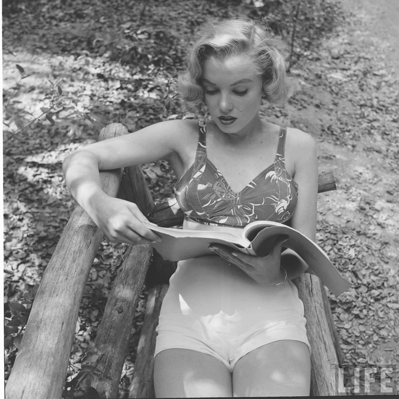 Marilyn Monroe'S Hike In The Woods In 1950: A Photographic Journey You Don'T Want To Miss