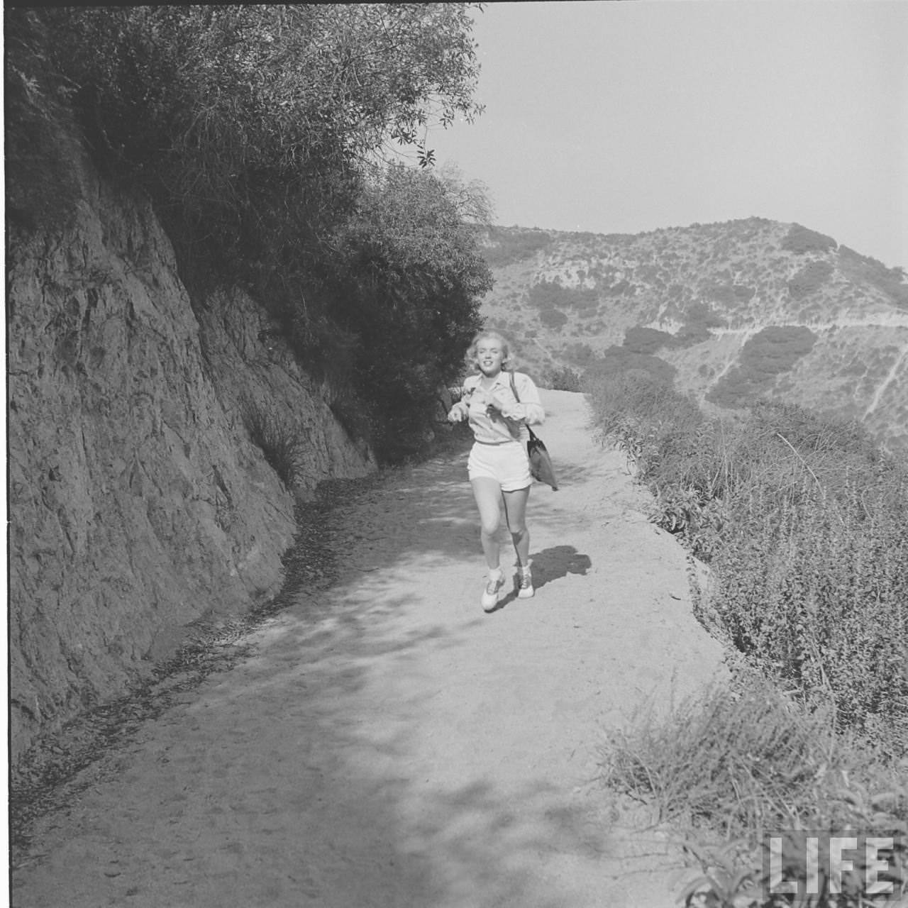 Marilyn Monroe'S Hike In The Woods In 1950: A Photographic Journey You Don'T Want To Miss