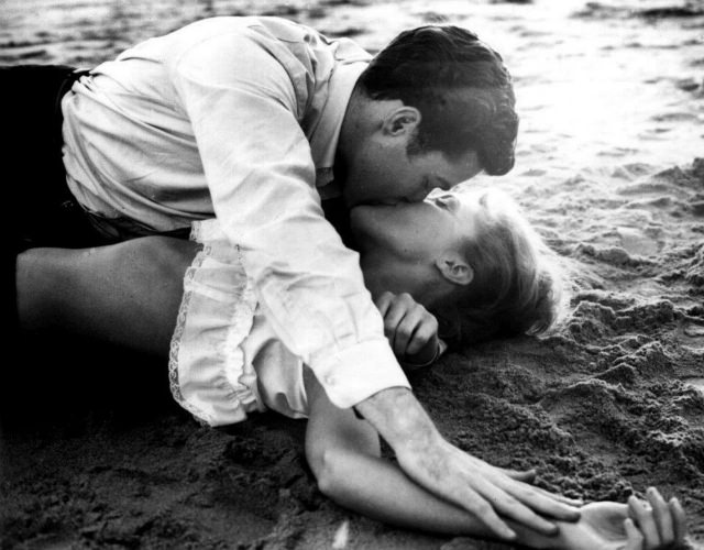 Hollywood'S Golden Duo: Sharon Tate And Richard Beymer On The Beach