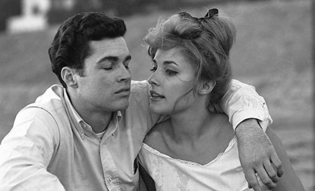 Hollywood'S Golden Duo: Sharon Tate And Richard Beymer On The Beach