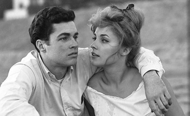 Hollywood'S Golden Duo: Sharon Tate And Richard Beymer On The Beach