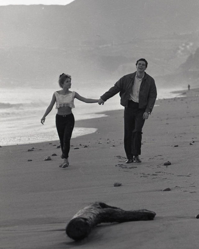 Hollywood'S Golden Duo: Sharon Tate And Richard Beymer On The Beach