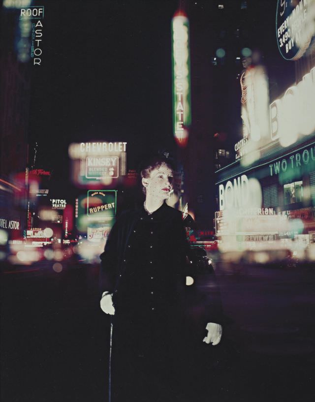 Wenda Parkinson In Times Square For American Vogue, 1949