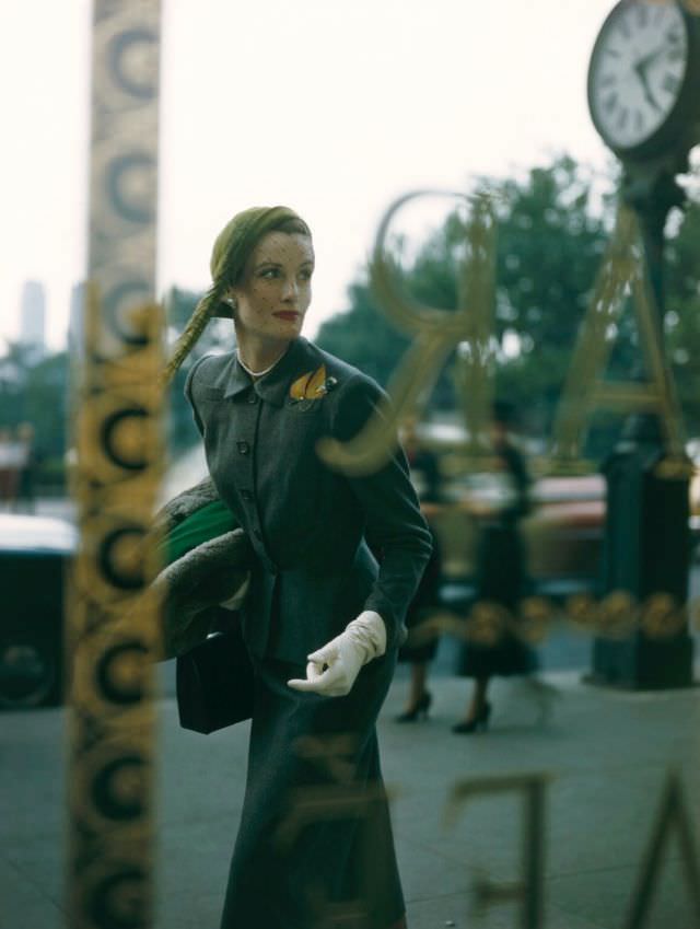 Wenda Parkinson, Sherry Netherlands, New York, 1949