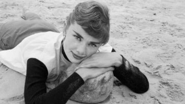 Audrey Hepburn Photos 1953