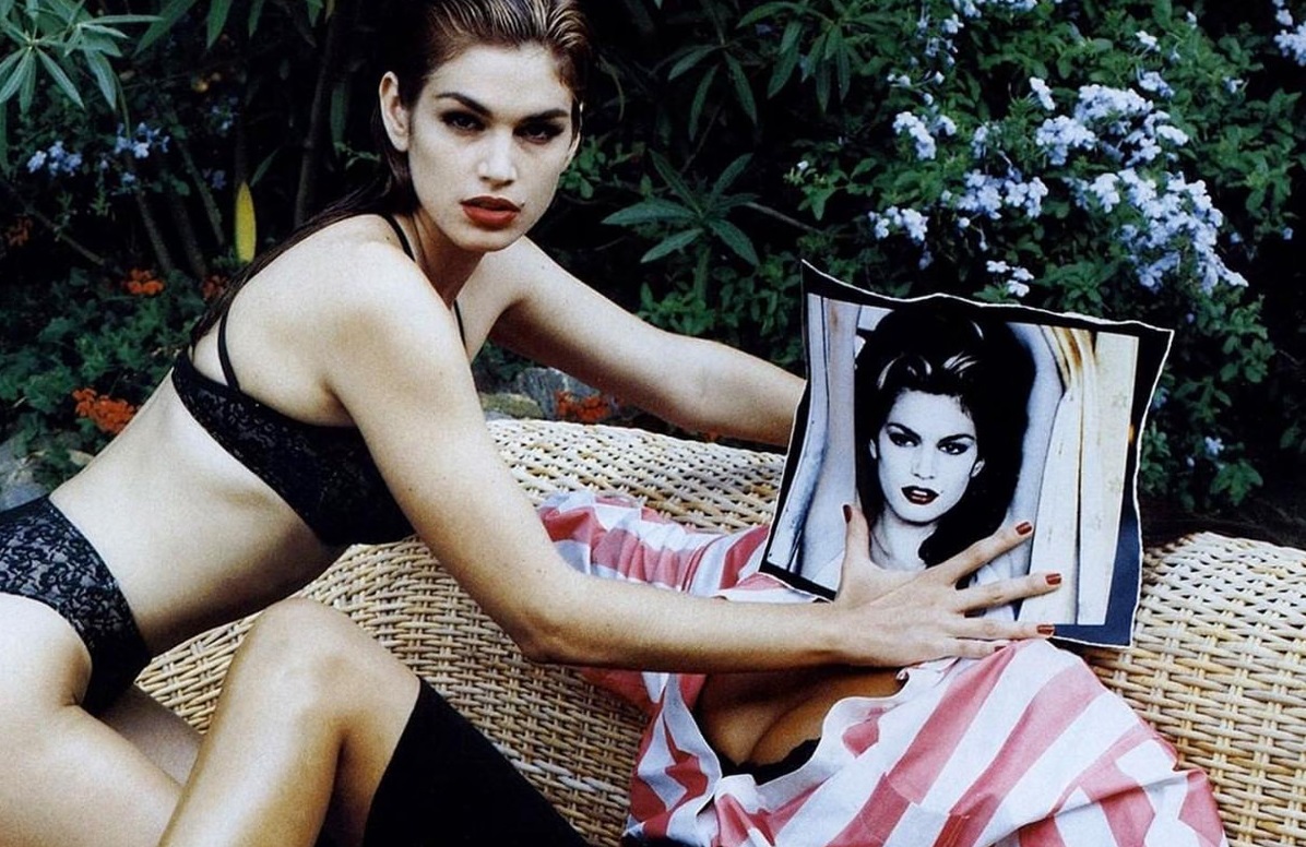 Cindy_Crawford_And_Helena_Christensen_1991_