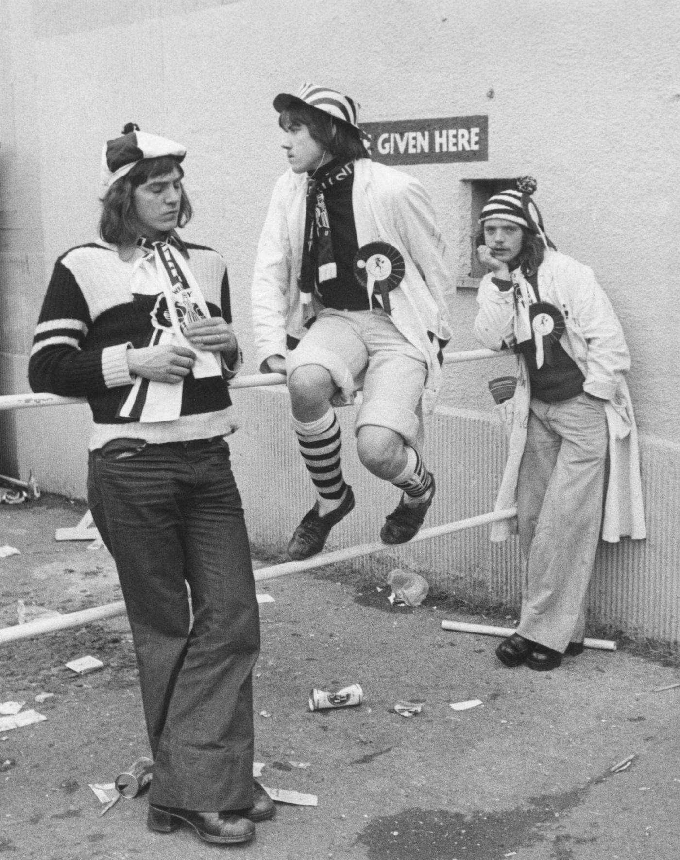 Ticketless Newcastle United Supporters During F.a. Cup Final Match Against Liverpool, 1974