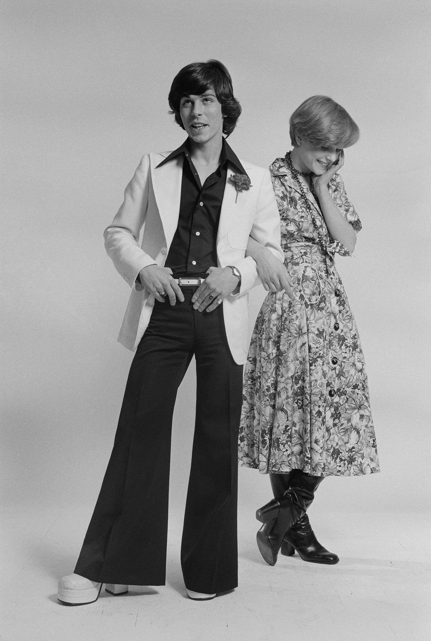 70s inspired fashion #fashion #70s #bellbottoms #bellsleeve