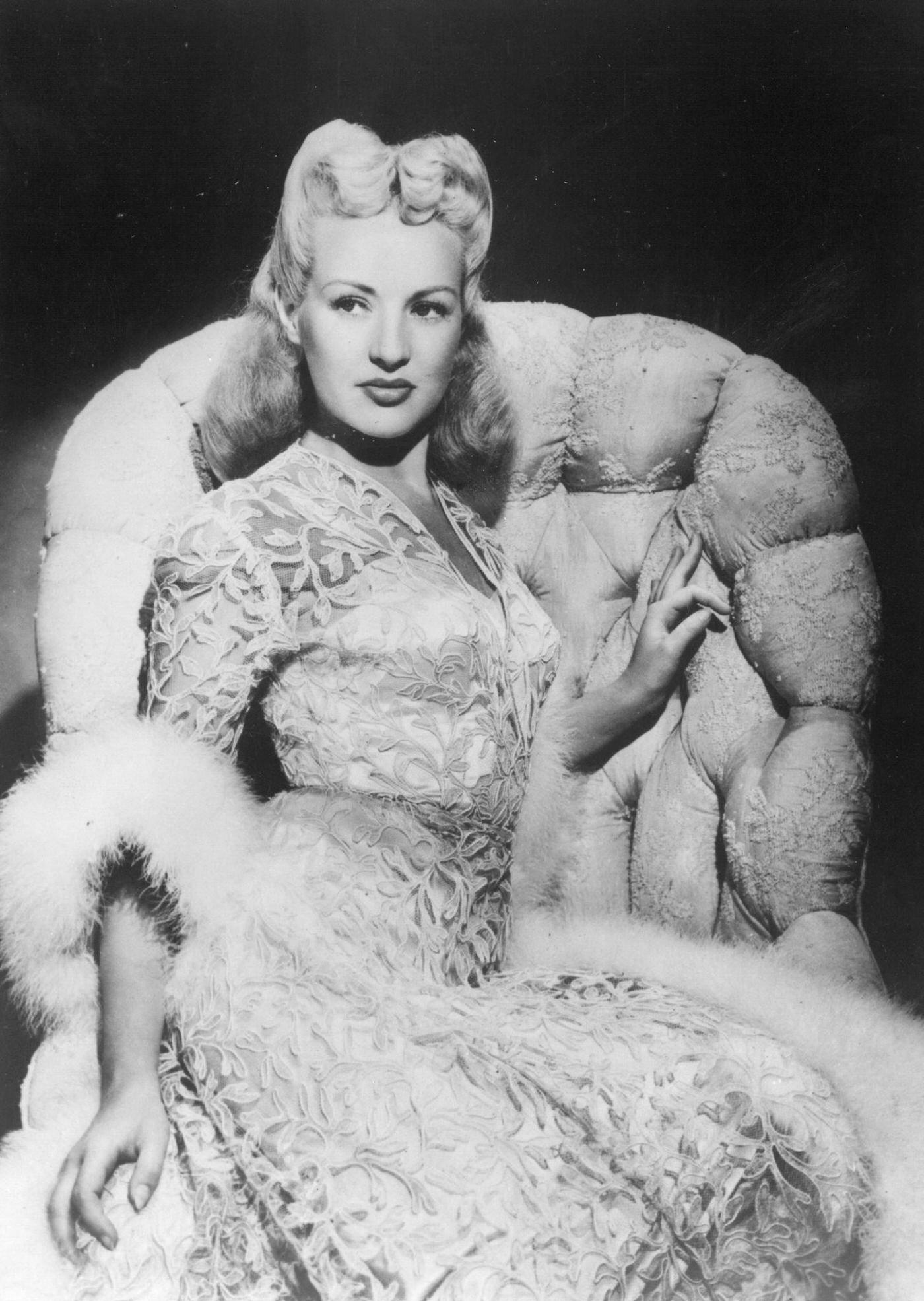 From Broadway to Hollywood: The Glamorous Life of Betty Grable in Picture