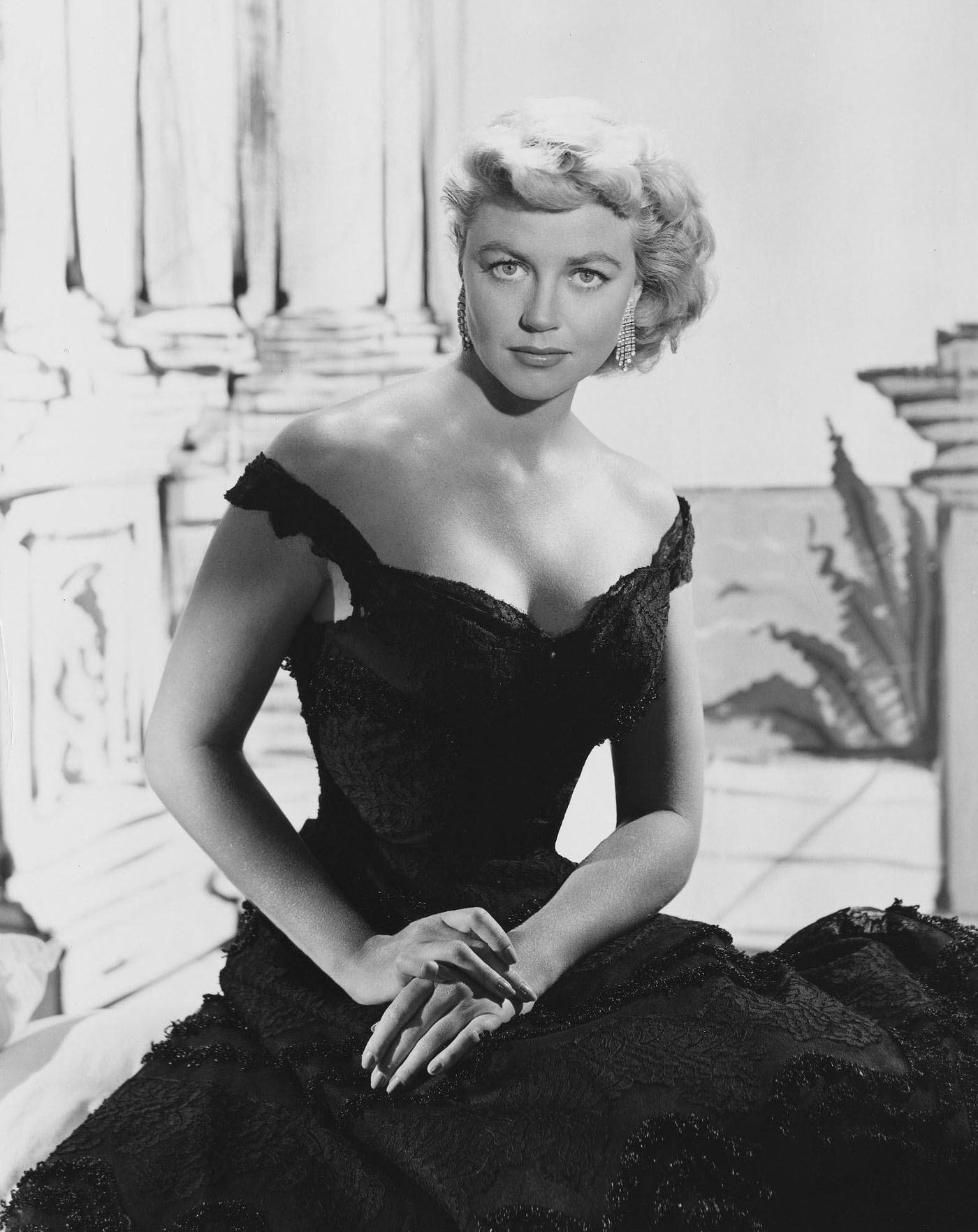 Dorothy Malone: The Glamorous and Talented Actress of Hollywood's