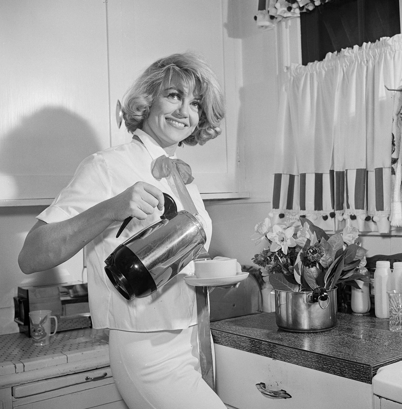 Dorothy Malone Behind The Scenes Of 'Peyton Place' - 1965