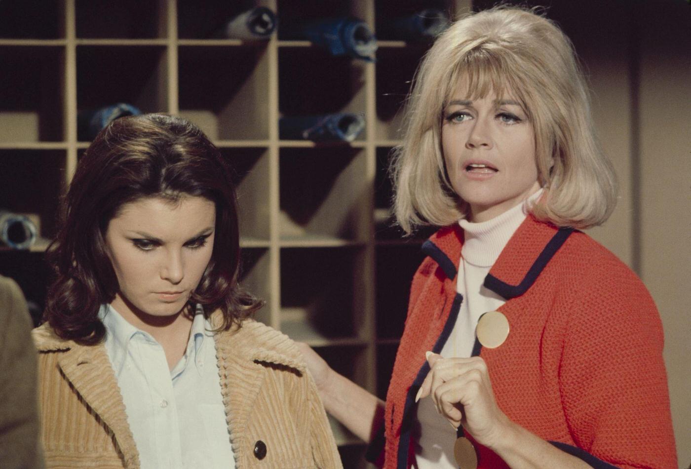 Victoria Vetri And Dorothy Malone In 'The Pigeon' - Airdate November 4, 1969