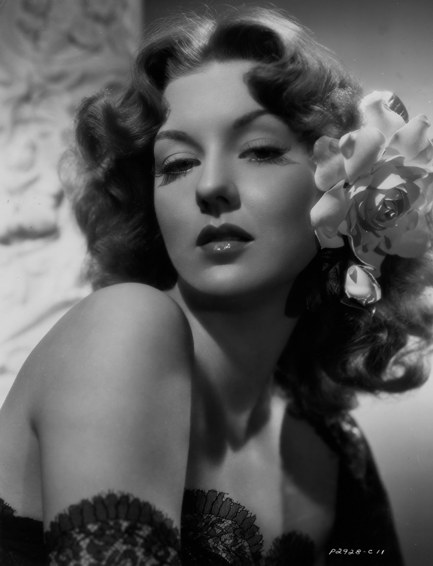 Ann Savage In An Unidentified Role.