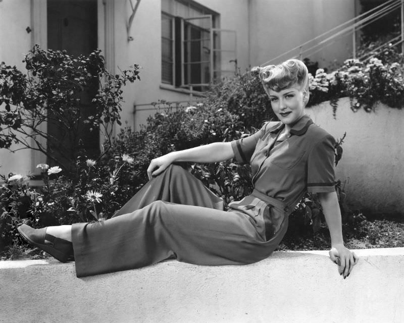 Ann Savage: Life Story And Photos Of The Femme Fatale Of Film Noir And A Trailblazer In Hollywood