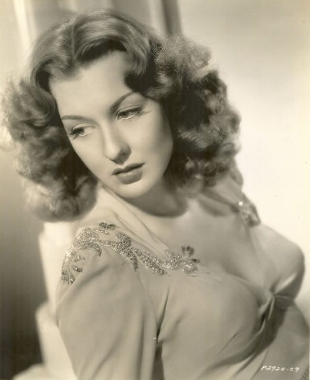 Ann Savage: Life Story And Photos Of The Femme Fatale Of Film Noir And A Trailblazer In Hollywood