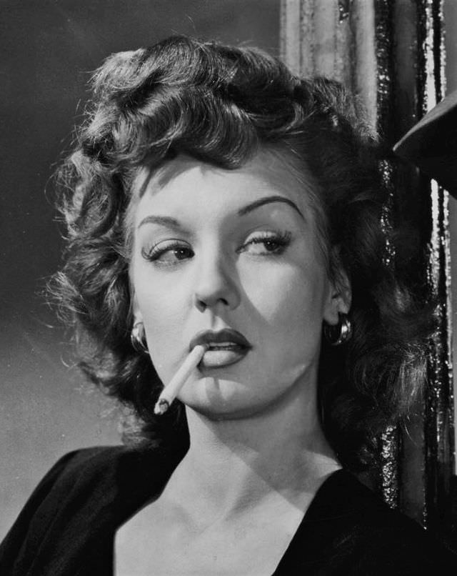 Ann Savage: Life Story And Photos Of The Femme Fatale Of Film Noir And A Trailblazer In Hollywood