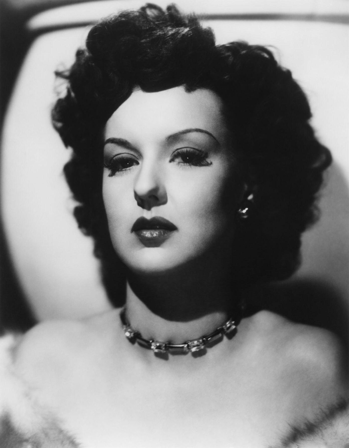 Ann Savage Appears In A Scene From The Movie &Amp;Quot;The Last Crooked Mile.&Amp;Quot;