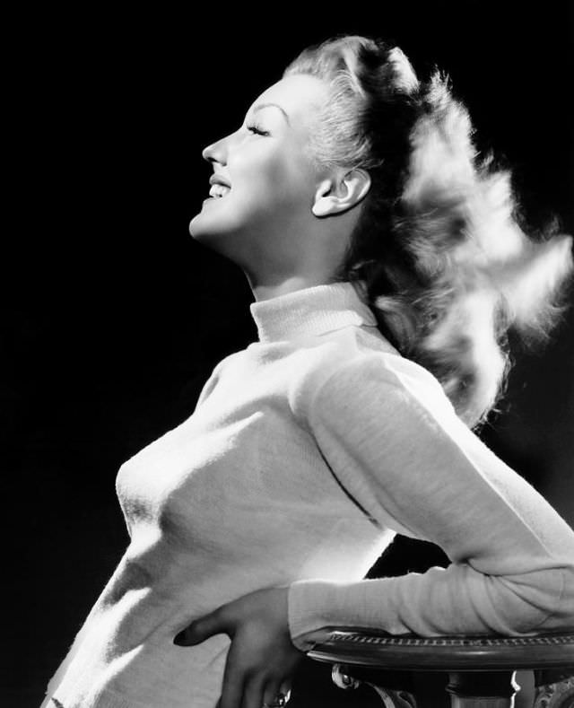 Ann Savage: Life Story And Photos Of The Femme Fatale Of Film Noir And A Trailblazer In Hollywood