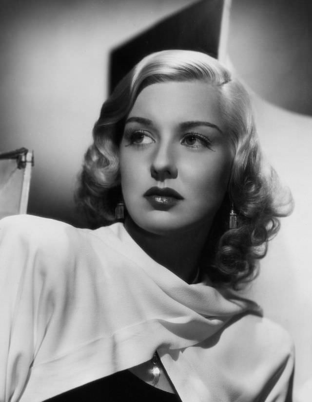 Ann Savage: Life Story And Photos Of The Femme Fatale Of Film Noir And A Trailblazer In Hollywood