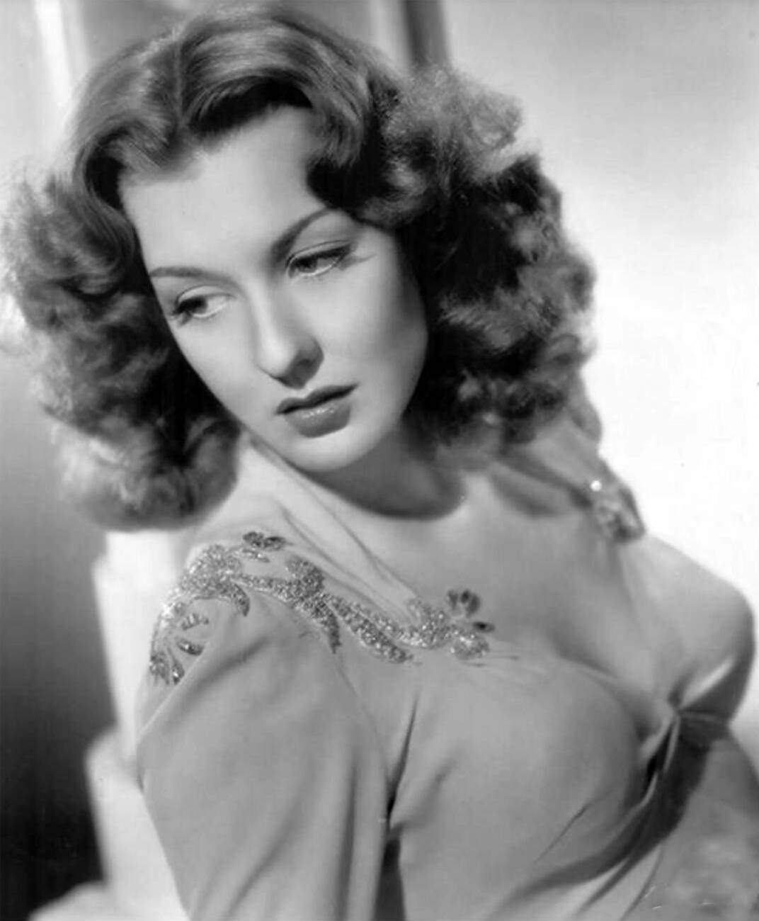 Ann Savage: Life Story and Photos of The Femme Fatale of Film Noir and ...