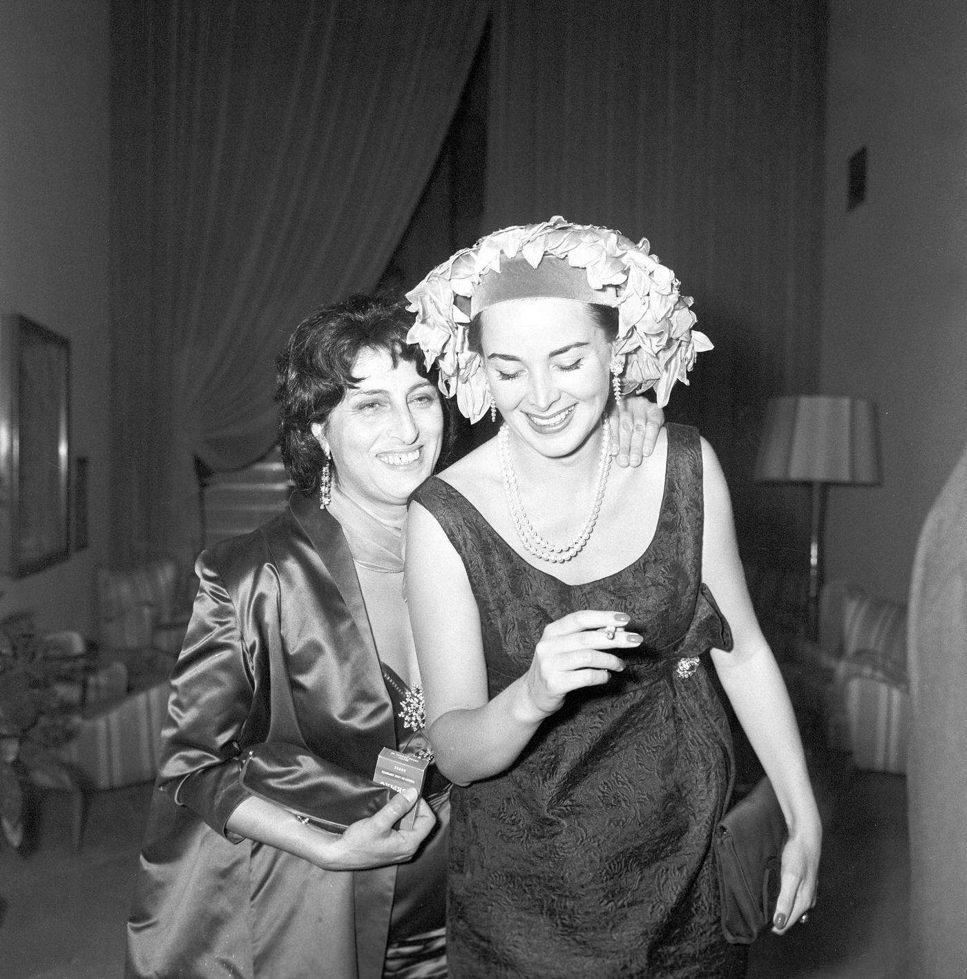 Es Eleonora Rossi Drago And Anna Magnani Greet Each Other At Harry Belafonte'S Concert At Sistina Theatre In Rome, 1958
