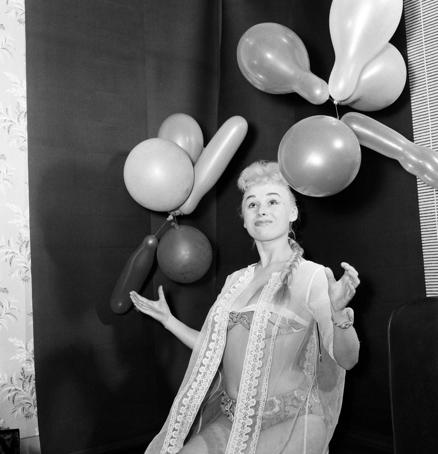 Barbara Windsor Welcoming In The New Year On The Jack Jackson Show, 1958.