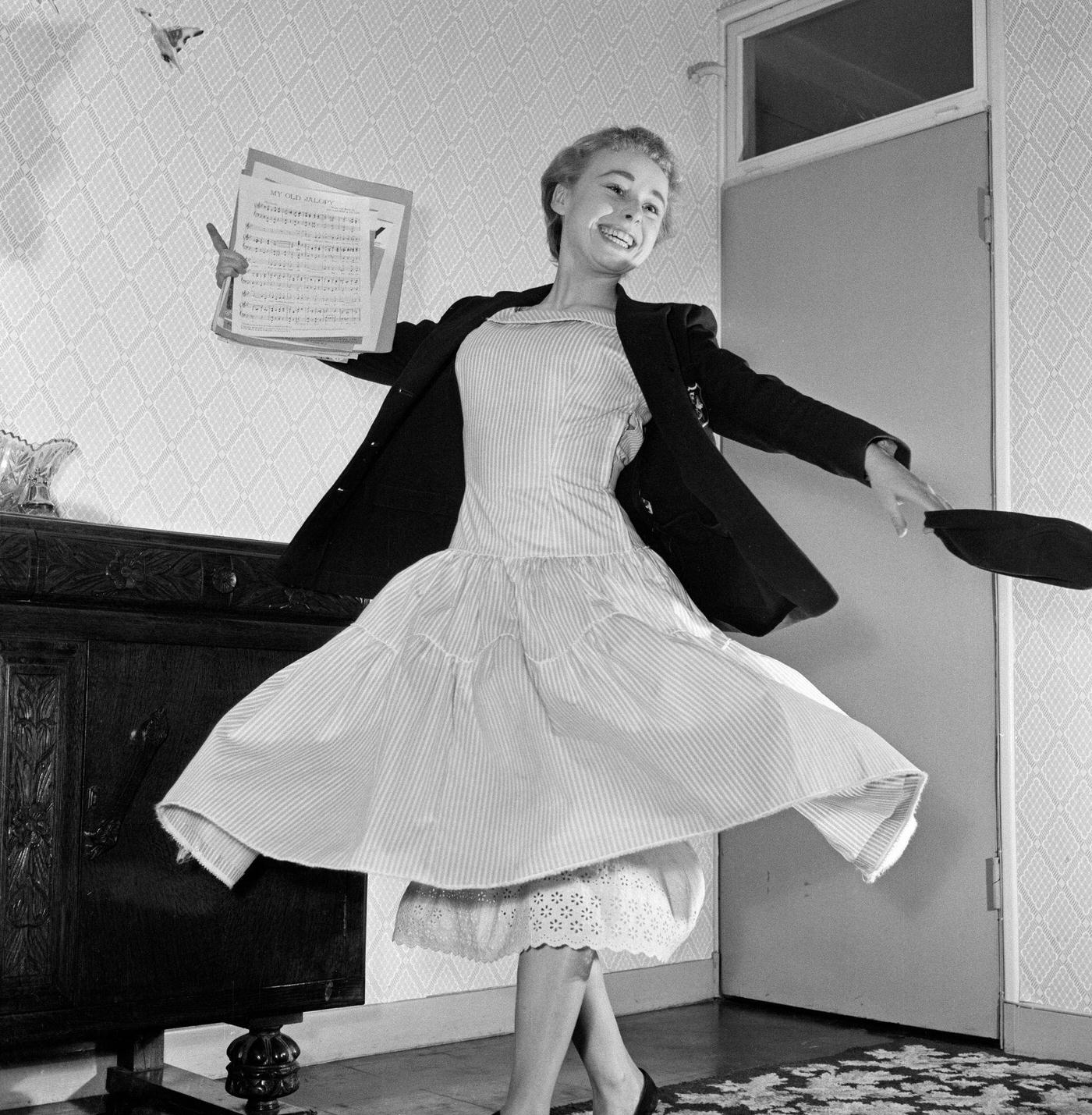 17-Year-Old Barbara Windsor From Stoke Newington, 1955.