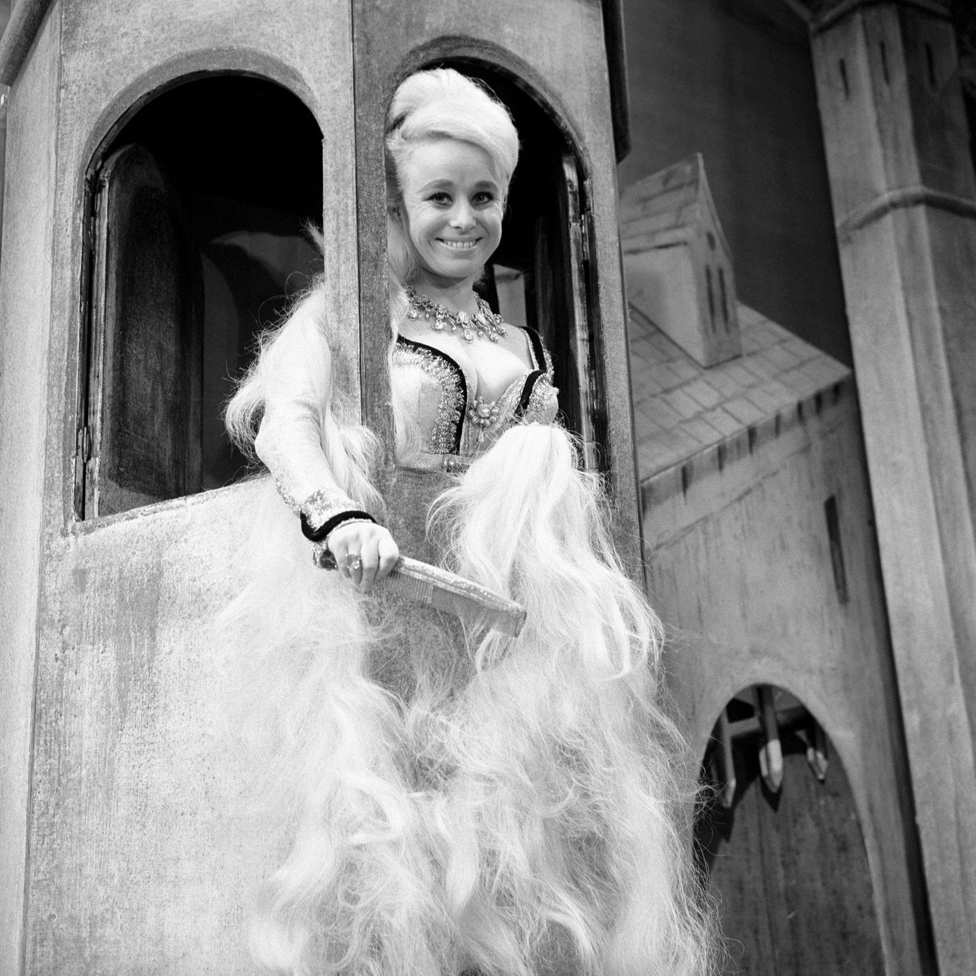 Barbara Windsor Combs Her Lengthy Tresses For Her Role As Delphina In Lionel Bart'S Robin Hood Musical &Amp;Quot;Twang&Amp;Quot; At Shaftesbury Theatre, London, 1963.